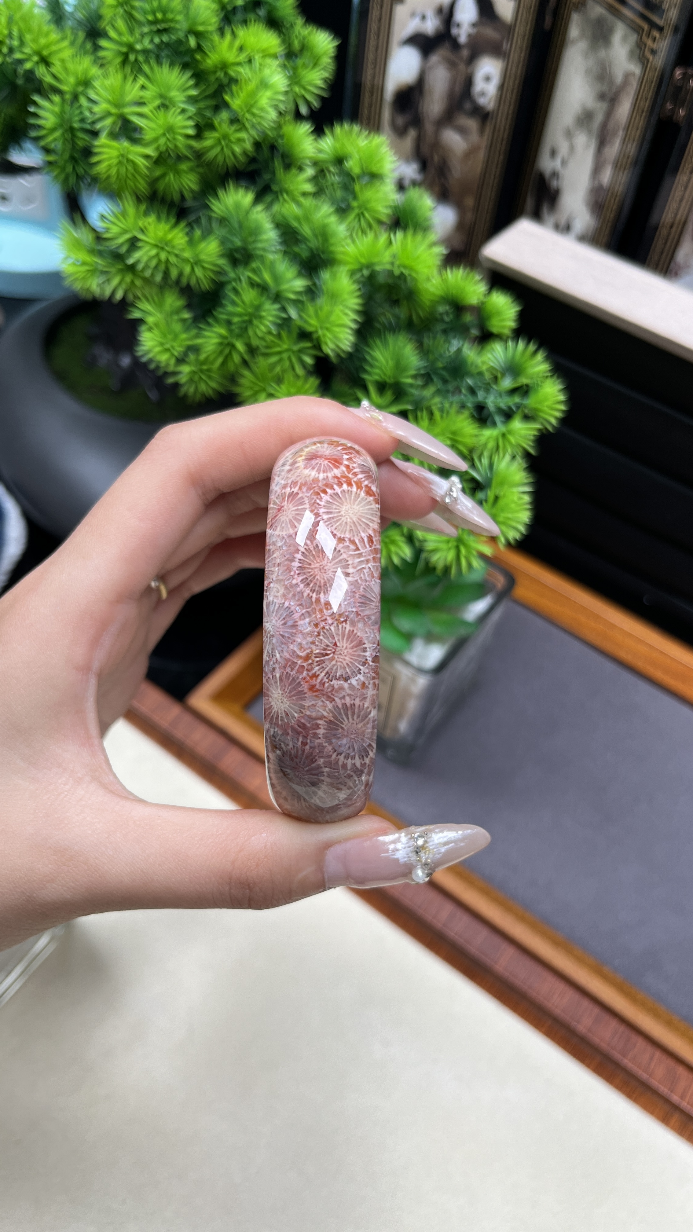 天然玉石珊瑚玉手镯