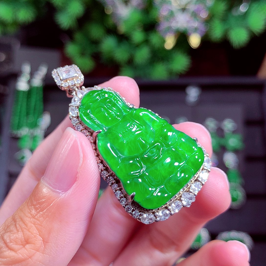 颈饰未镶嵌翡翠天然