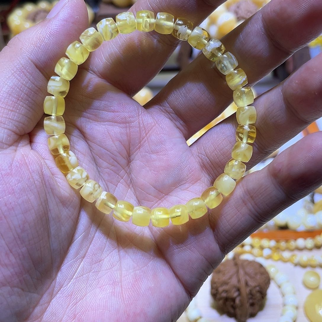 蜜蜡手串未镶嵌6.5mm直切玻璃底瓷白妖花