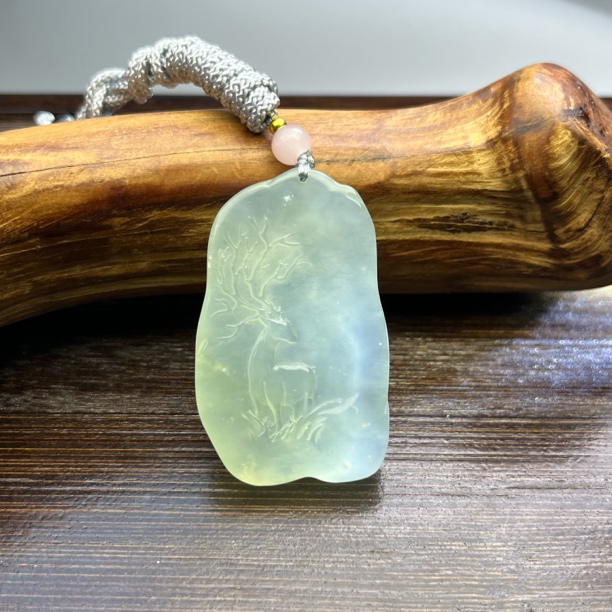 精品岫玉 一鹿有你 吊坠 49x30x8mm