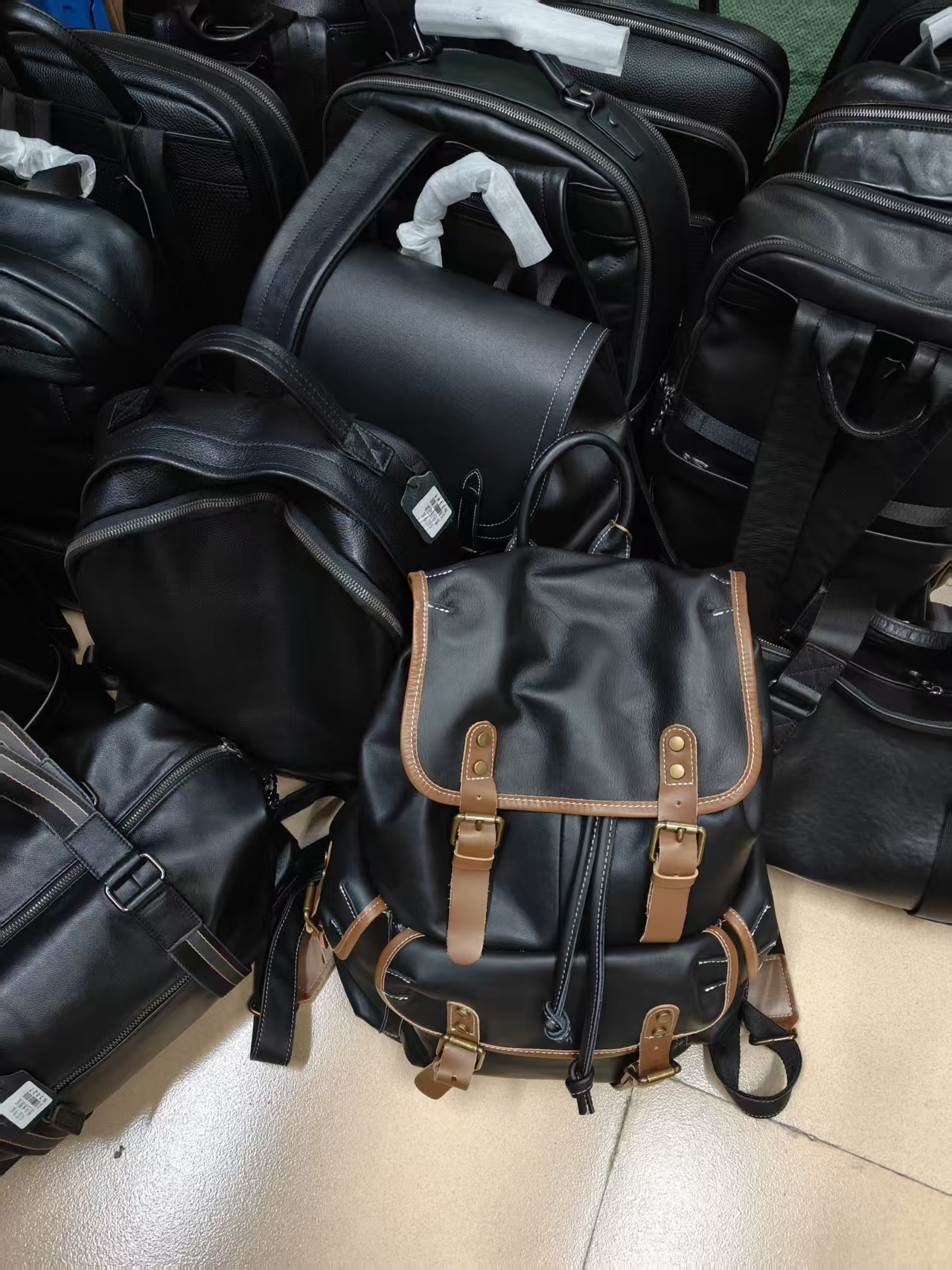 外贸清货真皮男公文包清仓处理特价亏本工厂尾单包库存尾货出口包