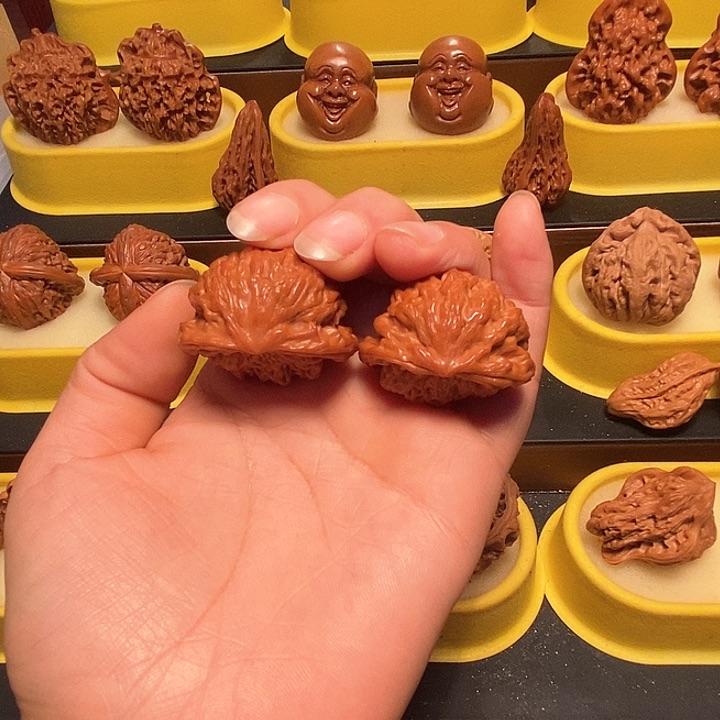 文玩核桃吊坠山**芽精品蛇王