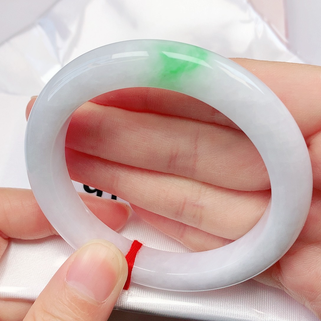 翡翠手镯未镶嵌抖音979