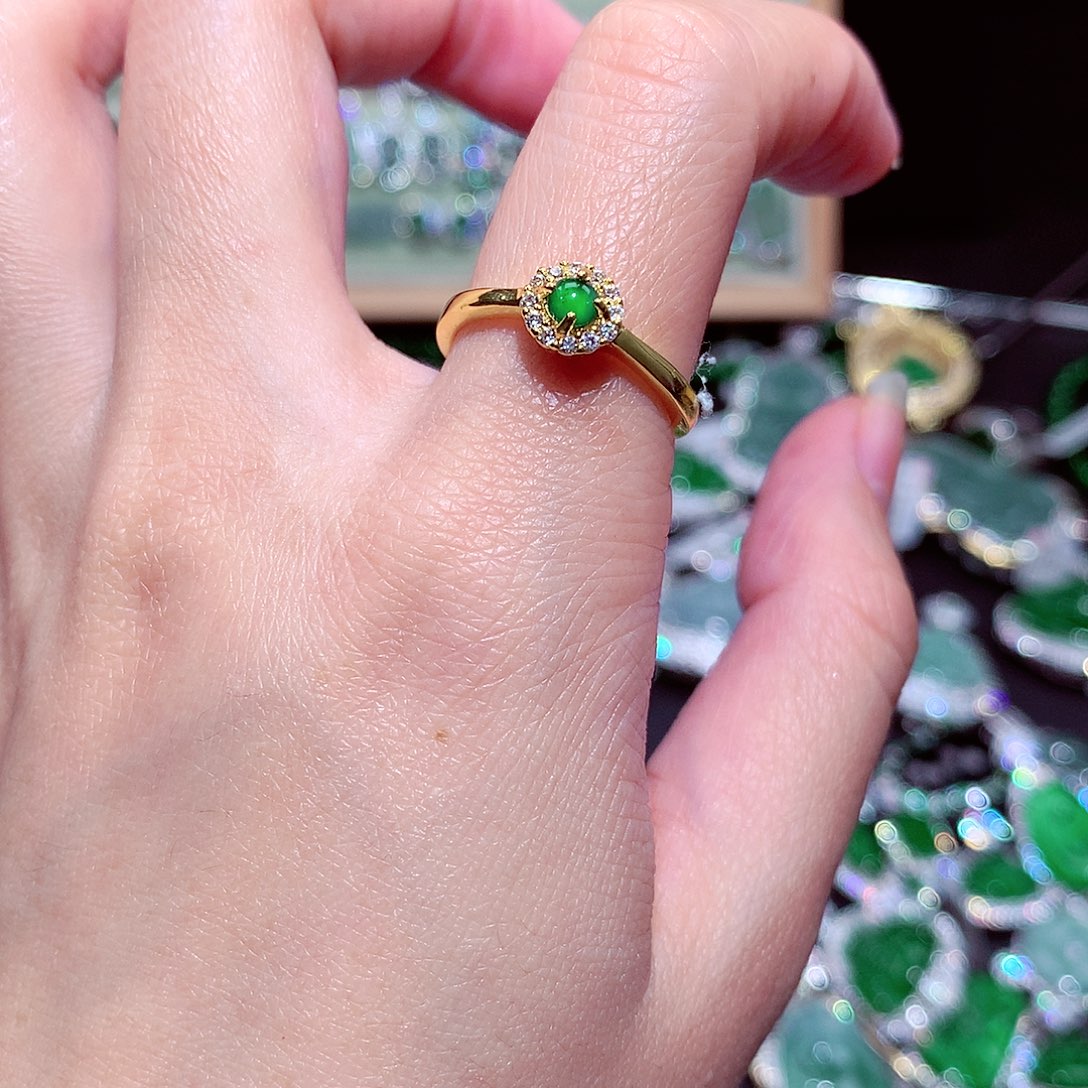 【闪购商品】翡翠吊坠(不含链)未镶嵌