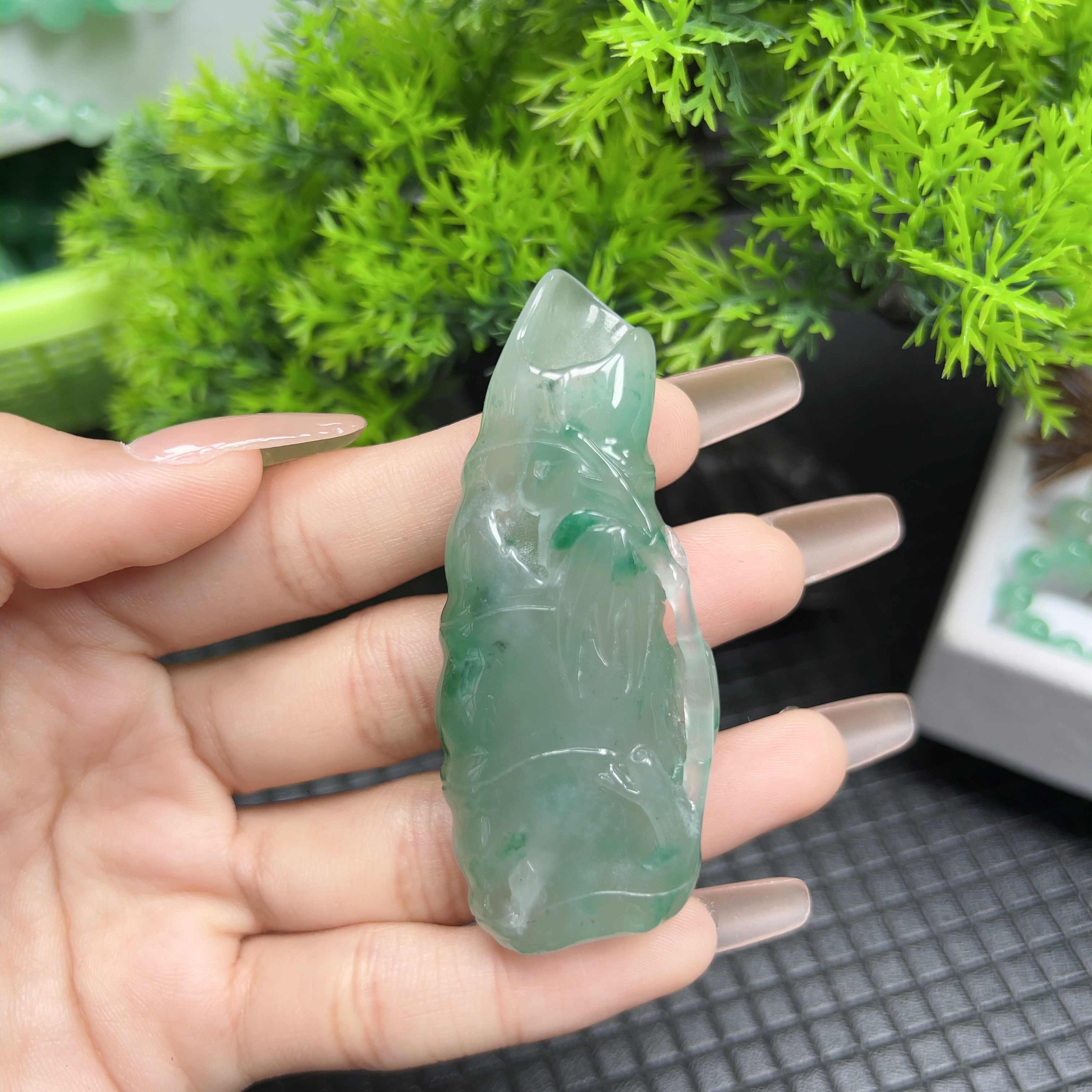 天然石英质玉石非洲翠雕件竹子（68mm，14mm，28mm）