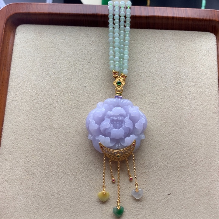 翡翠颈饰未镶嵌紫翡花