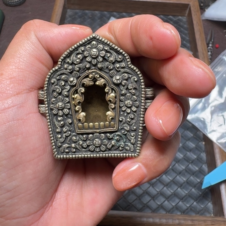 藏传铜金铜锁骨吊坠