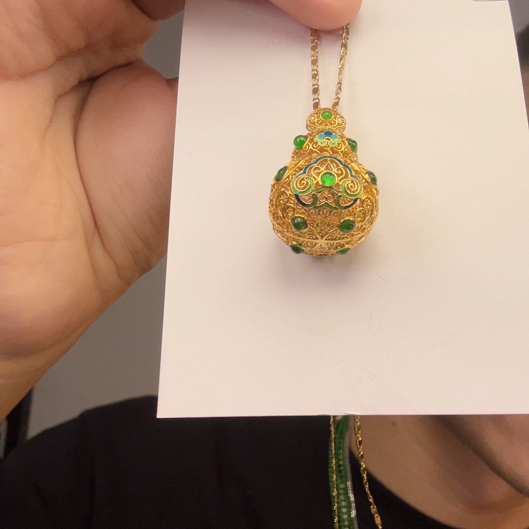 倔***驴翡翠未镶嵌挂件一件