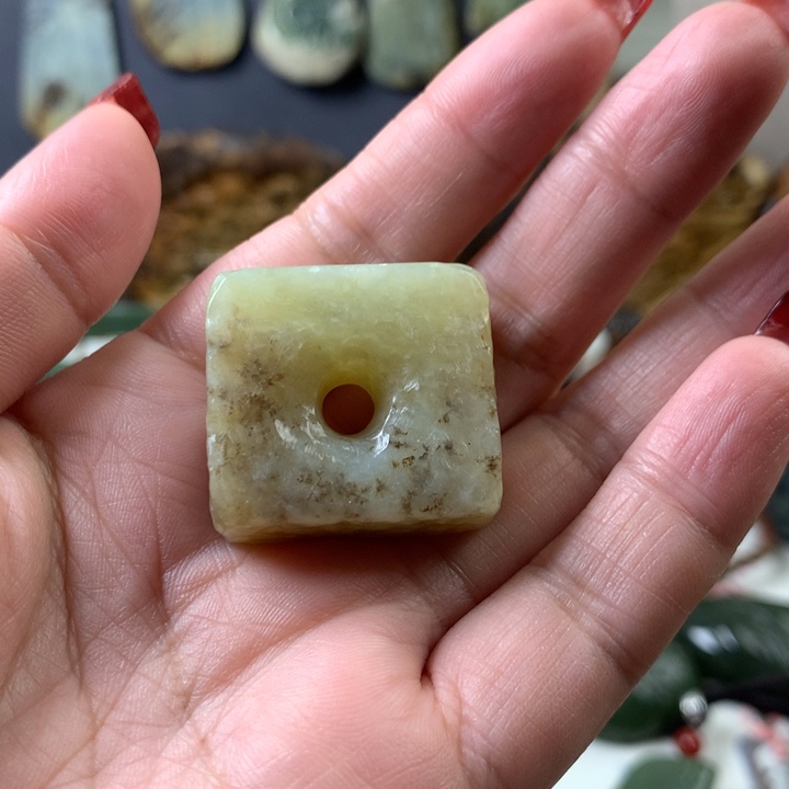 岫岩老玉（透闪石质玉）挂件未镶嵌