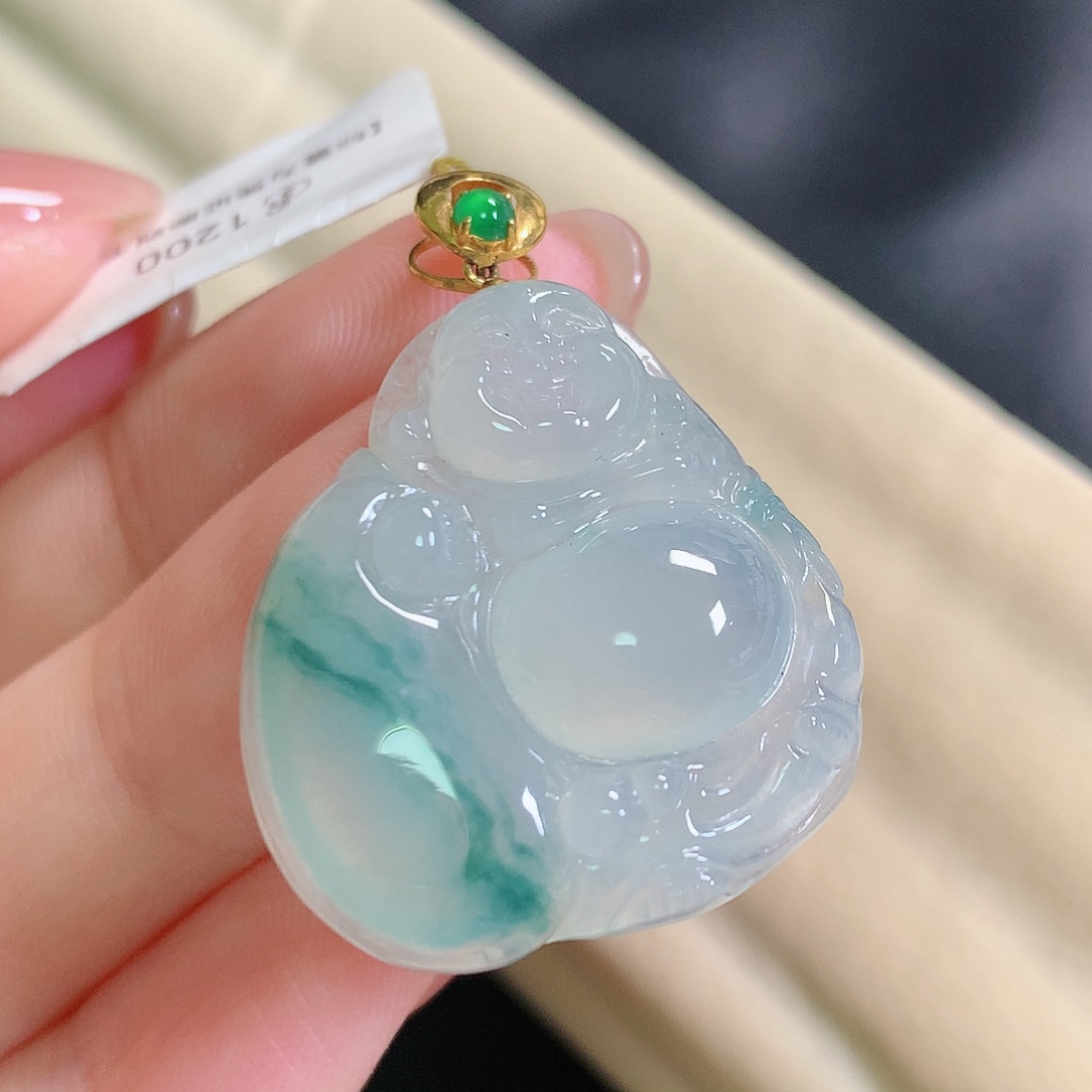 翡翠18K金镶嵌颈饰佛