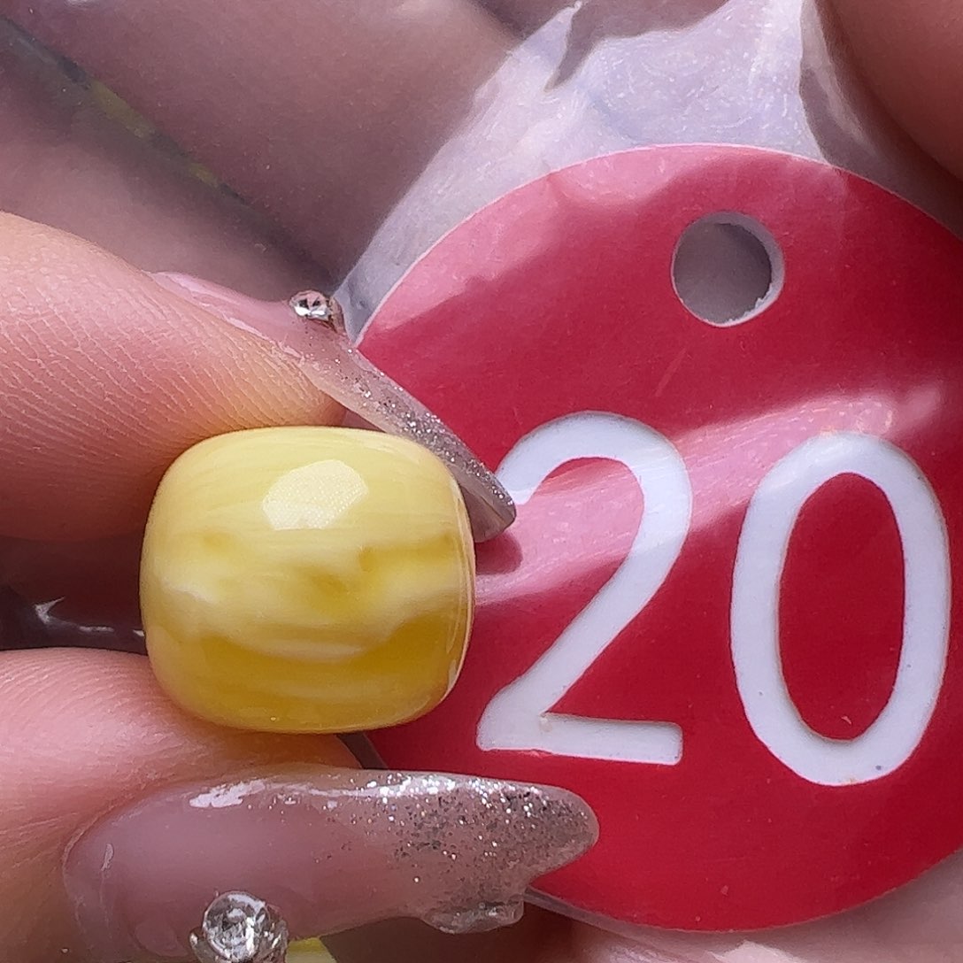 未镶嵌蜜蜡裸石微冰片12.6mm老型