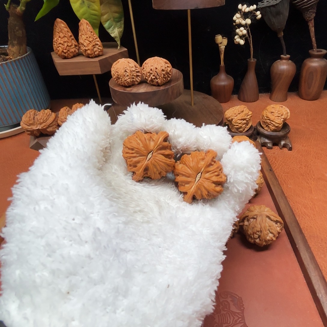 墨***尘手串/手链核桃白狮子