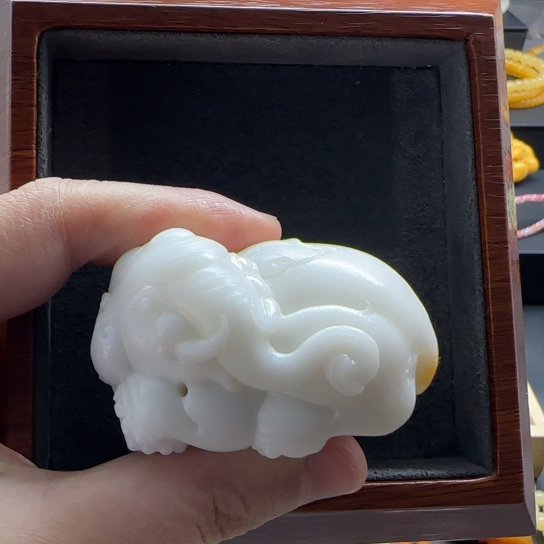 石英质玉（缅黄）配饰未镶嵌