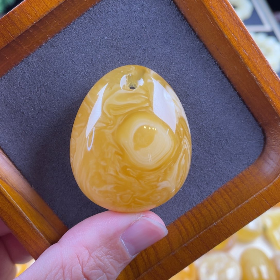 琥珀颈饰未镶嵌蜜蜡吊坠