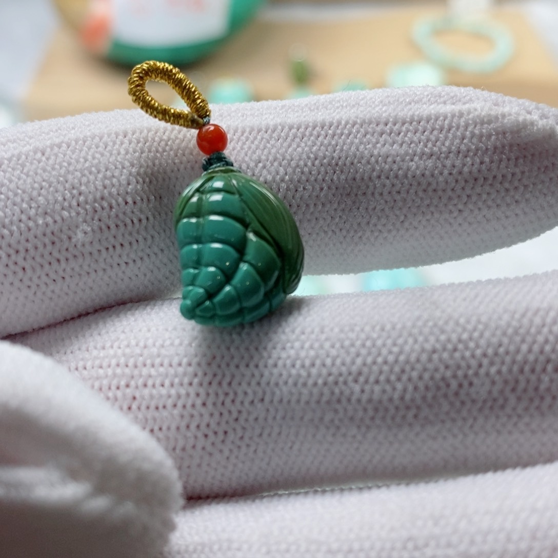 绿松石颈饰未镶嵌