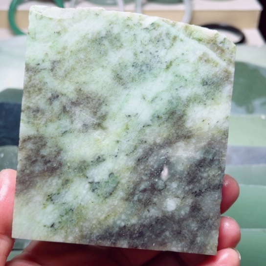 独山玉手镯未镶嵌定制