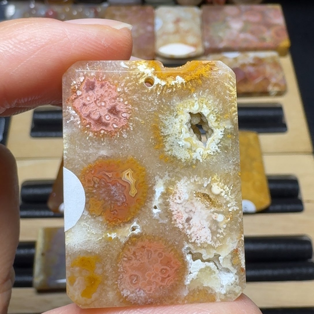 硅化玉红粉奇特料未镶嵌