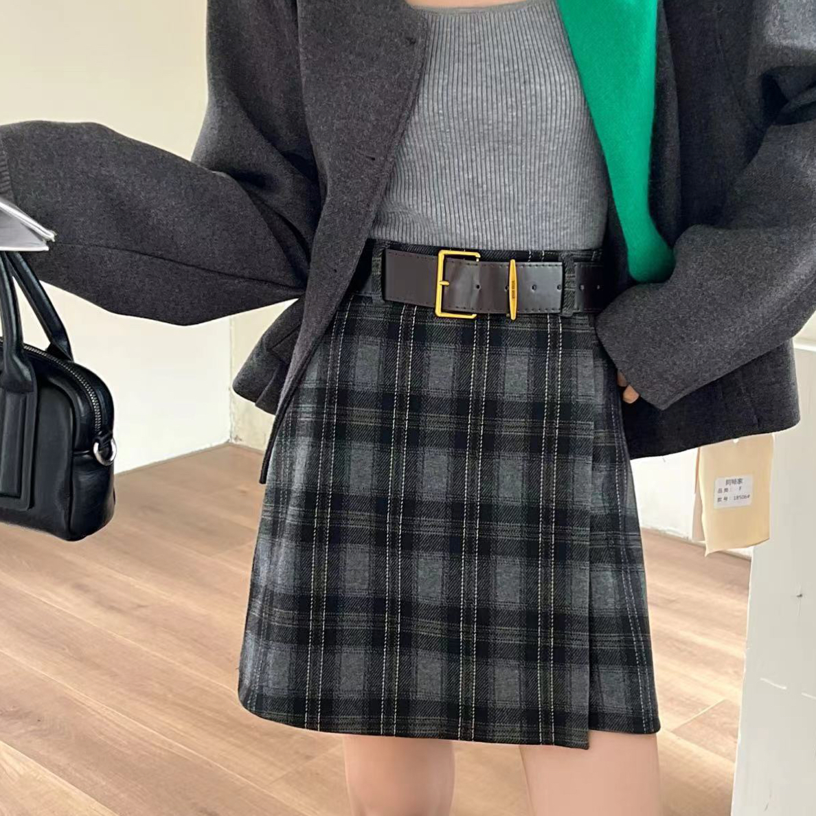 韩系不规则学院风撞色格子半身裙女秋2025高腰显瘦A字防走光短裙