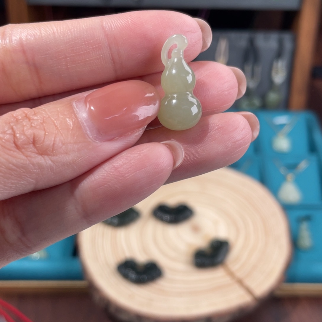 和田玉未镶嵌吊坠(不含链)