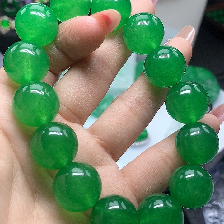 翡翠吊坠(赠链)未镶嵌