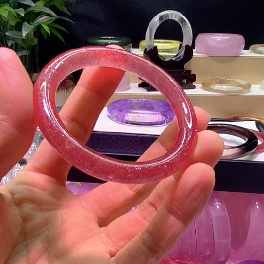 水晶手镯未镶嵌?**甜56圈口