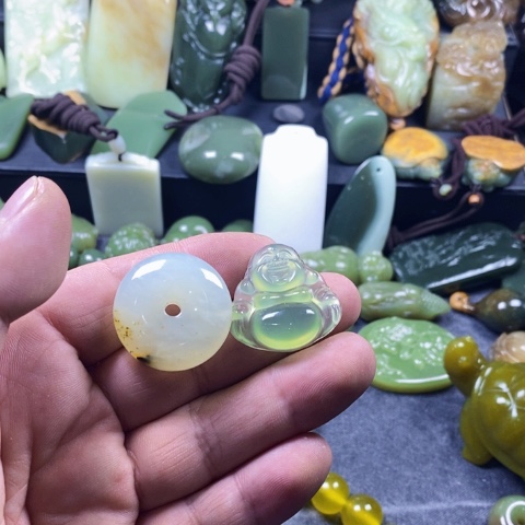 未镶嵌蛇纹石玉手链