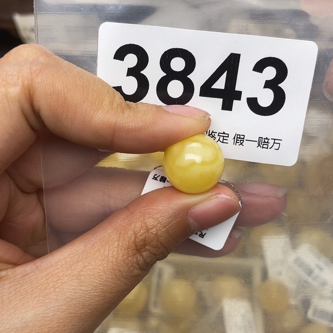 蜜蜡未镶嵌珠宝奇石14