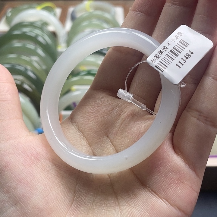 【闪购商品】未镶嵌手镯和田玉