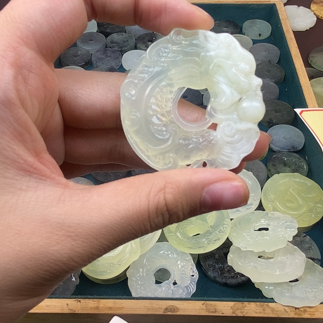 蛇纹石玉颈饰未镶嵌60