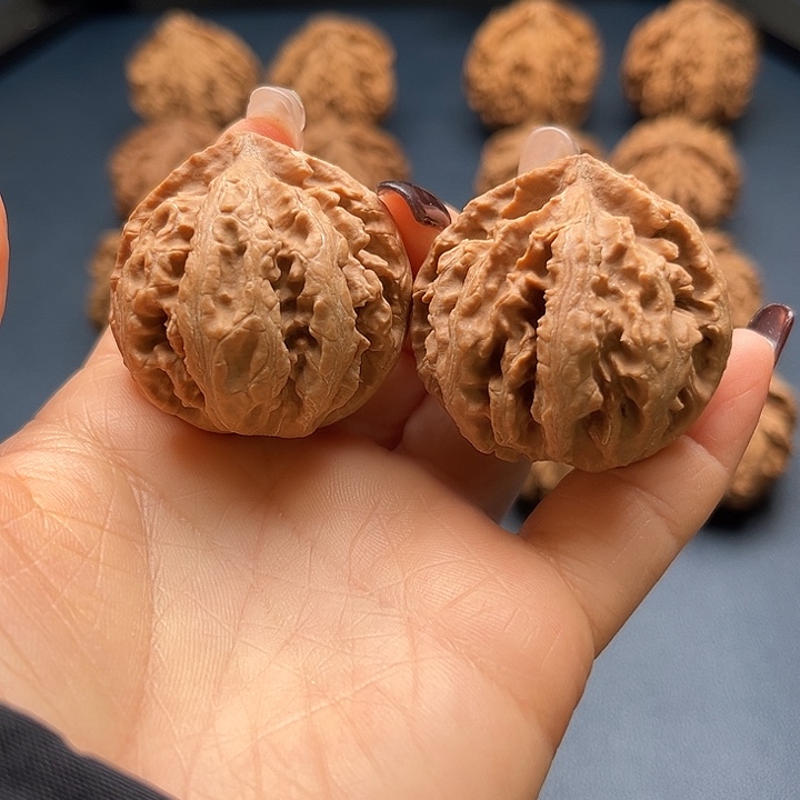 核桃秦岭核桃灯笼核桃