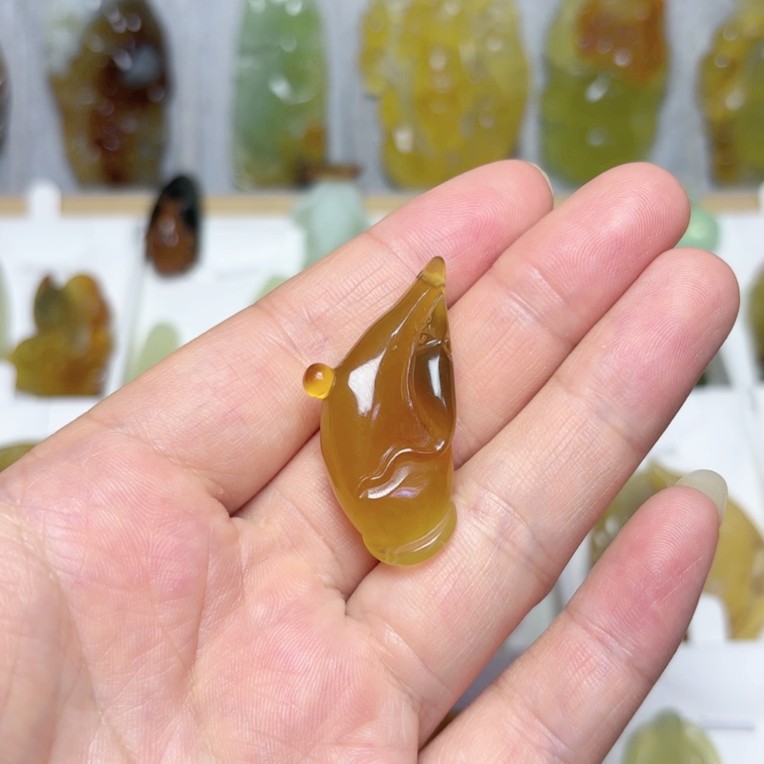 未镶嵌蛇纹石玉吊坠(不含链)