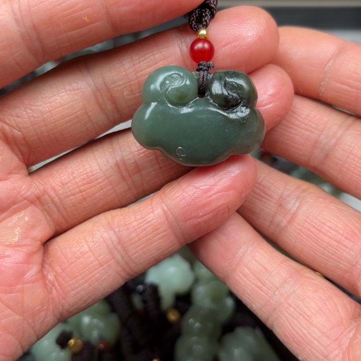 和田玉吊坠未镶嵌