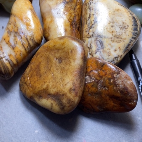 未镶嵌和田玉（糖玉）挂件