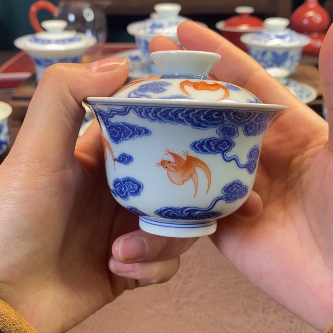 碗青花祥云矾红蝙蝠 110cc