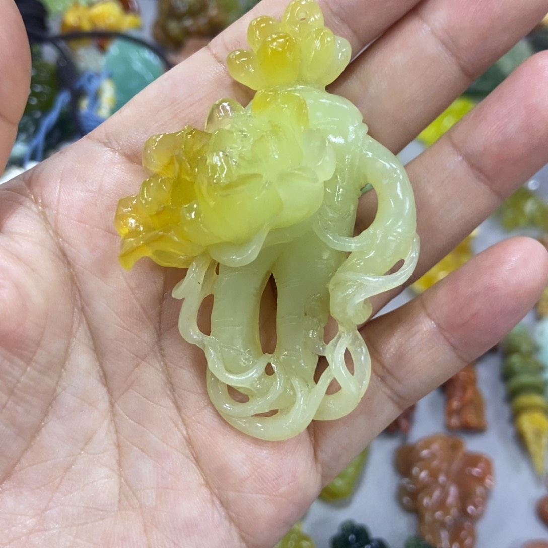 未镶嵌蛇纹石玉挂件一****8