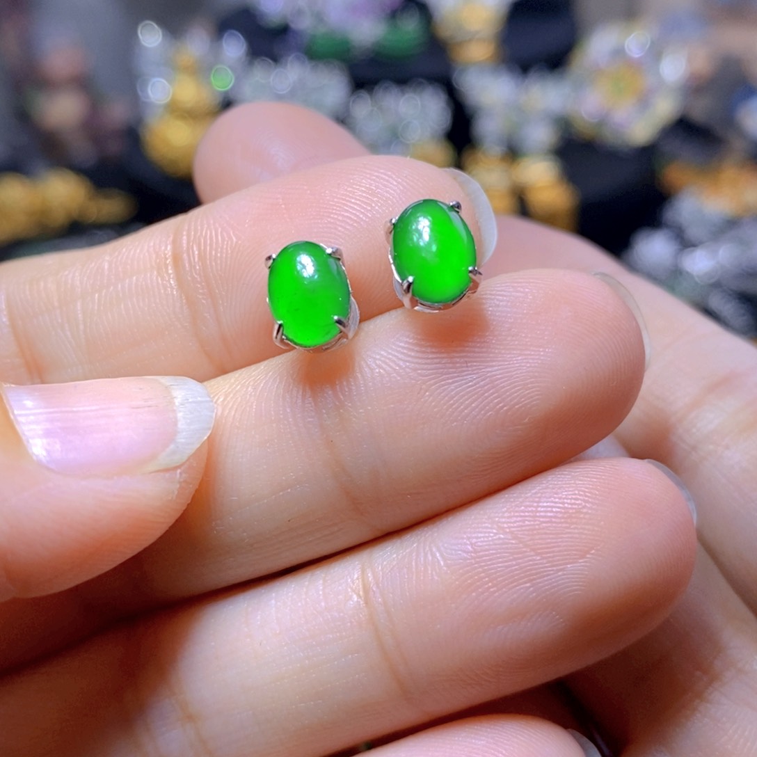 翡翠银S925镶嵌耳钉天然翡翠