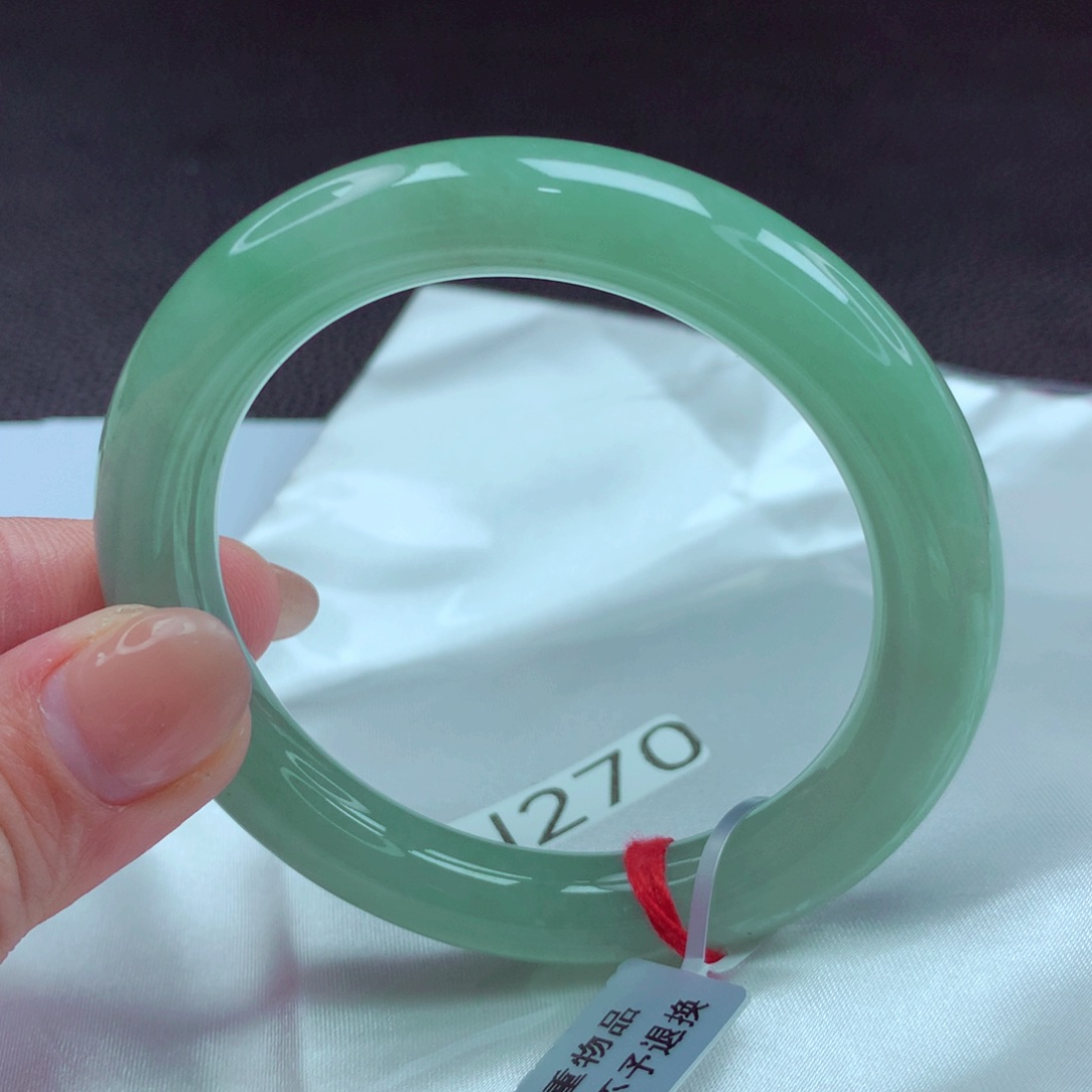 翡翠手镯未镶嵌我88