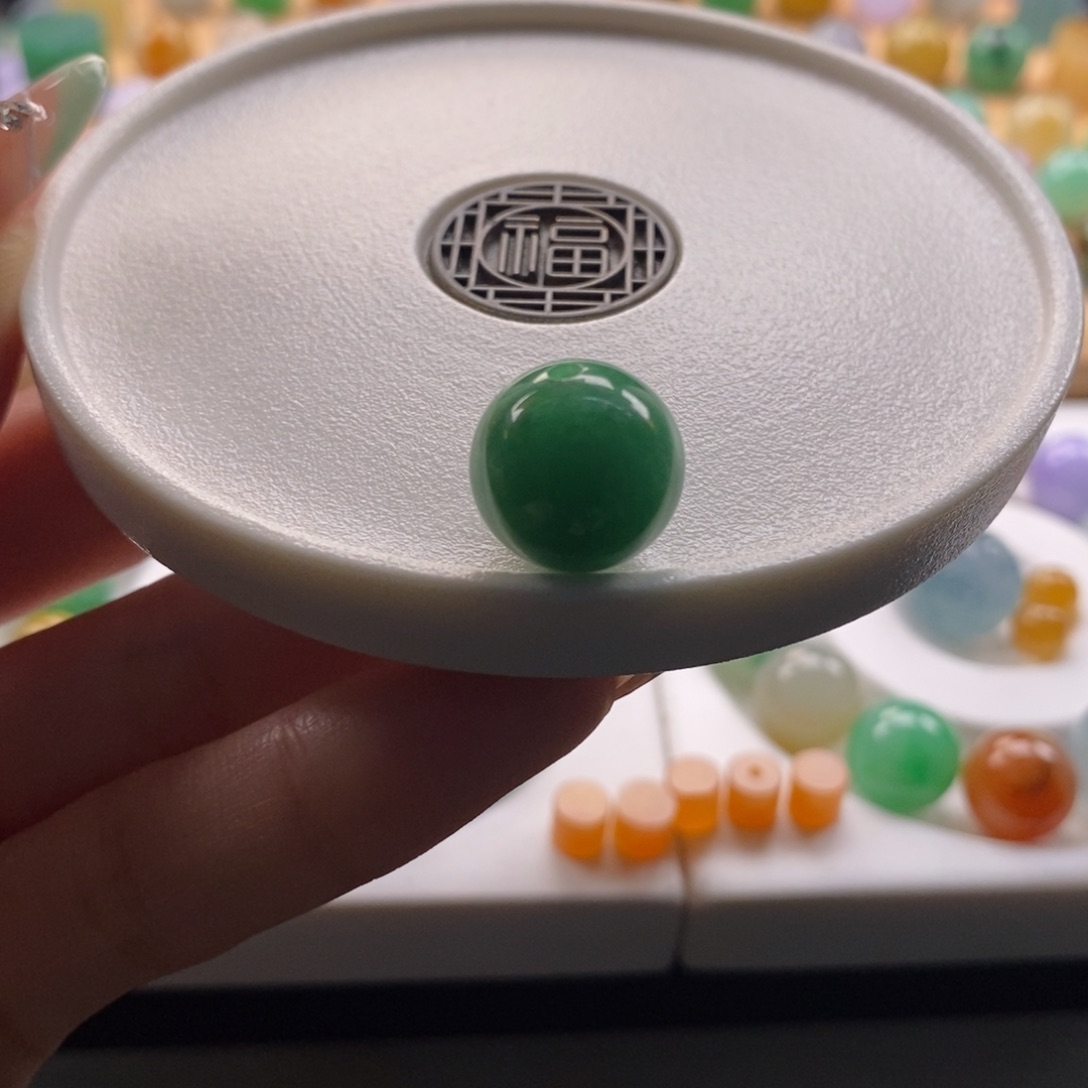 翡翠未镶嵌颈饰绿底圆珠卡13