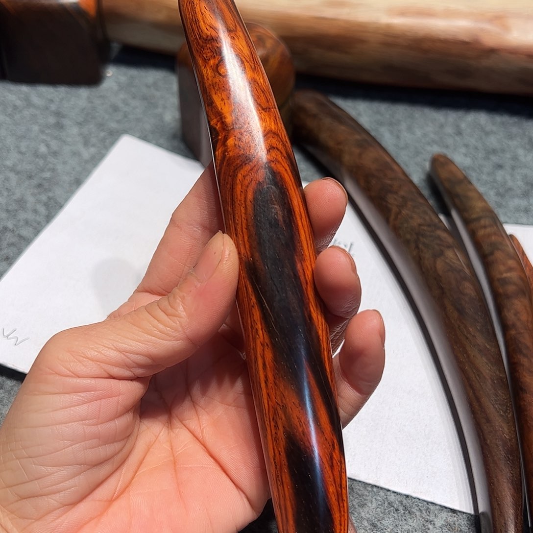 交趾黄檀（大红酸枝）飘**秋