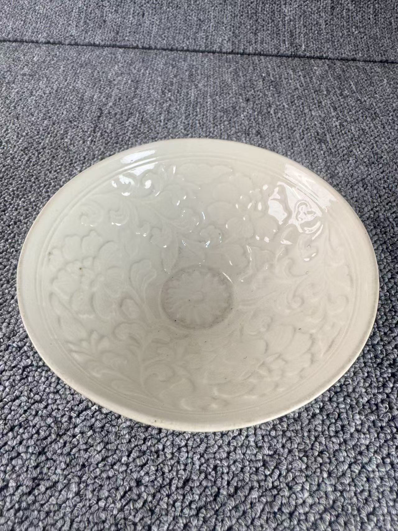 原矿豆绿釉全手工雕刻手签款斗笠盏