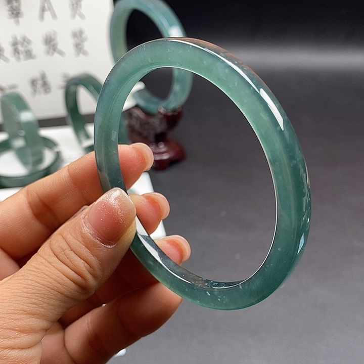 翡翠未镶嵌手镯59尺寸