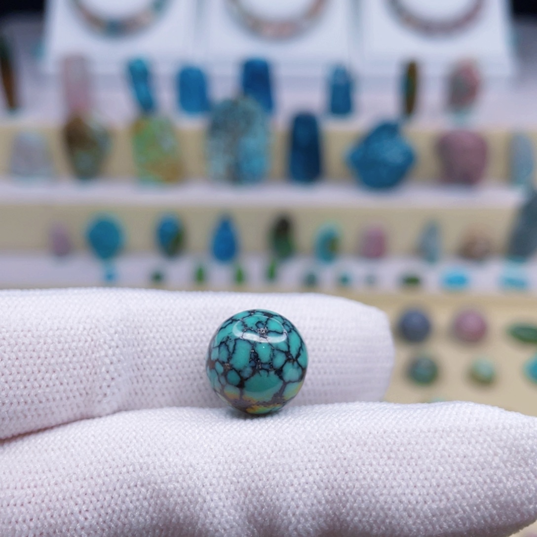 绿松石未镶嵌颈饰