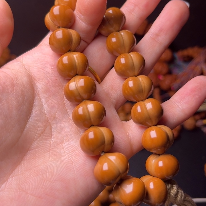 吊坠猴头核桃16左右屁桃素串