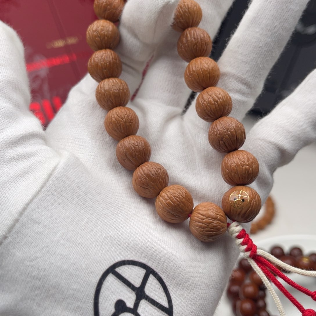 猴头核桃吊坠米****室凤羽13.5