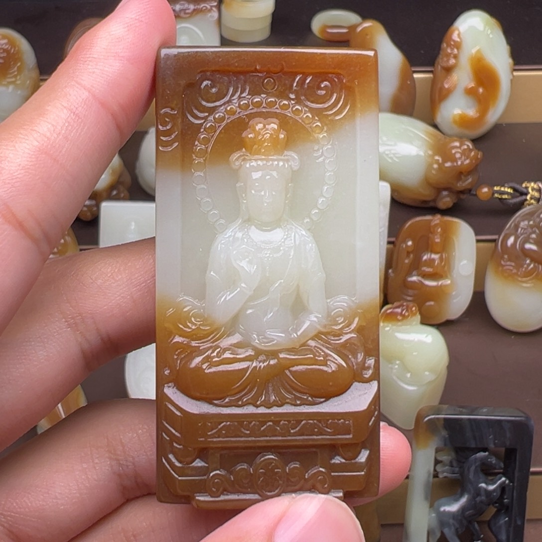 梭***树颈饰未镶嵌和田玉（糖玉）