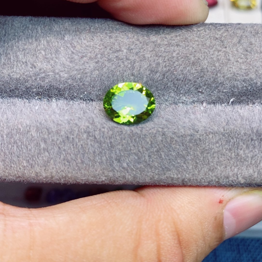 橄榄石裸石未镶嵌橄榄石8*10