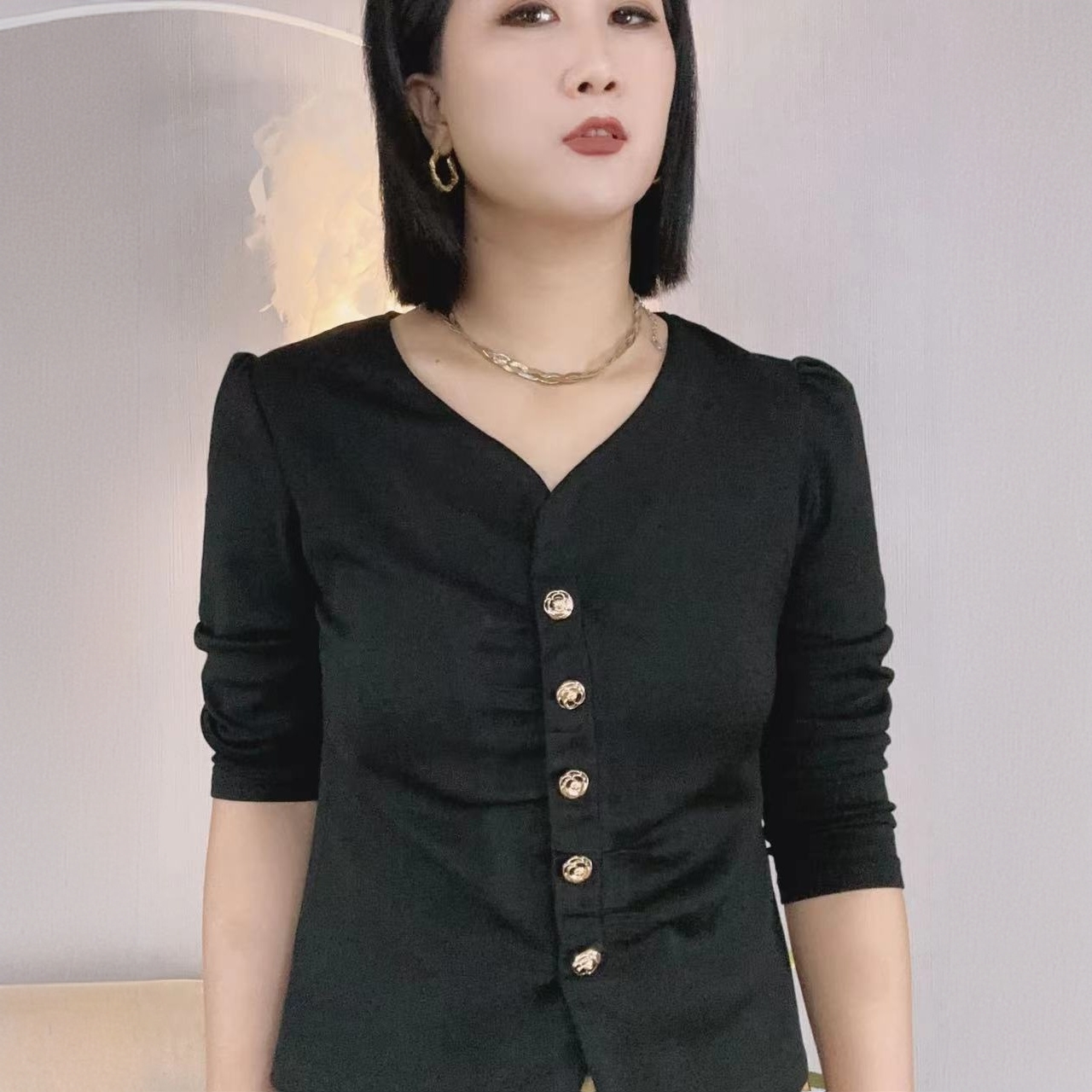 2025春季新款法式毛衣气质长袖针织衫V领时髦高级感