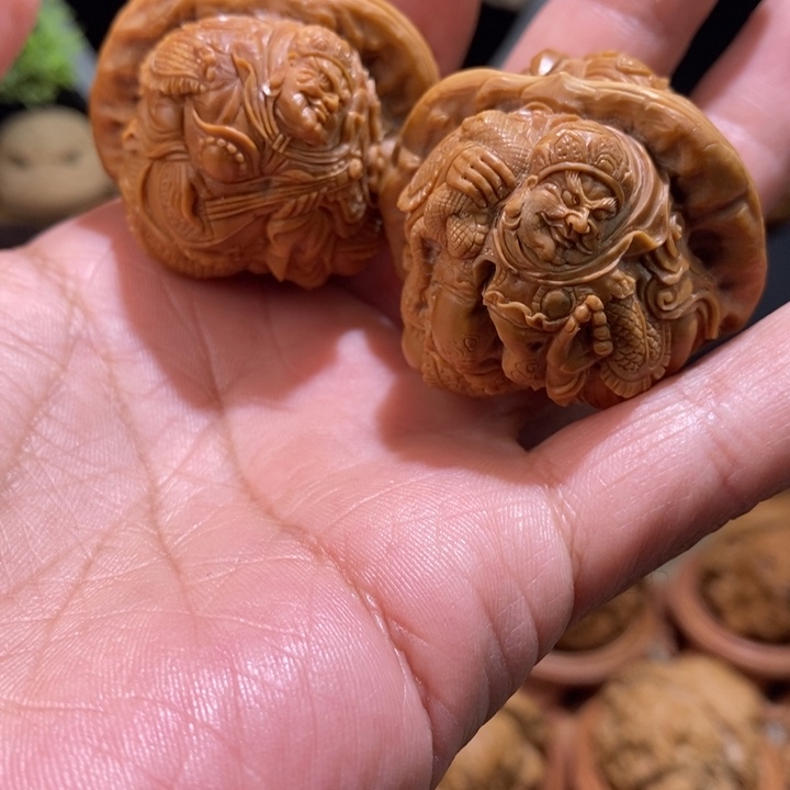 核桃把件墨*麟纯手工雕刻文玩核桃