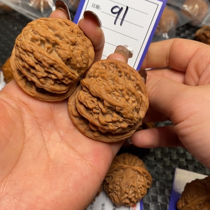 文玩核桃把件91虎头47