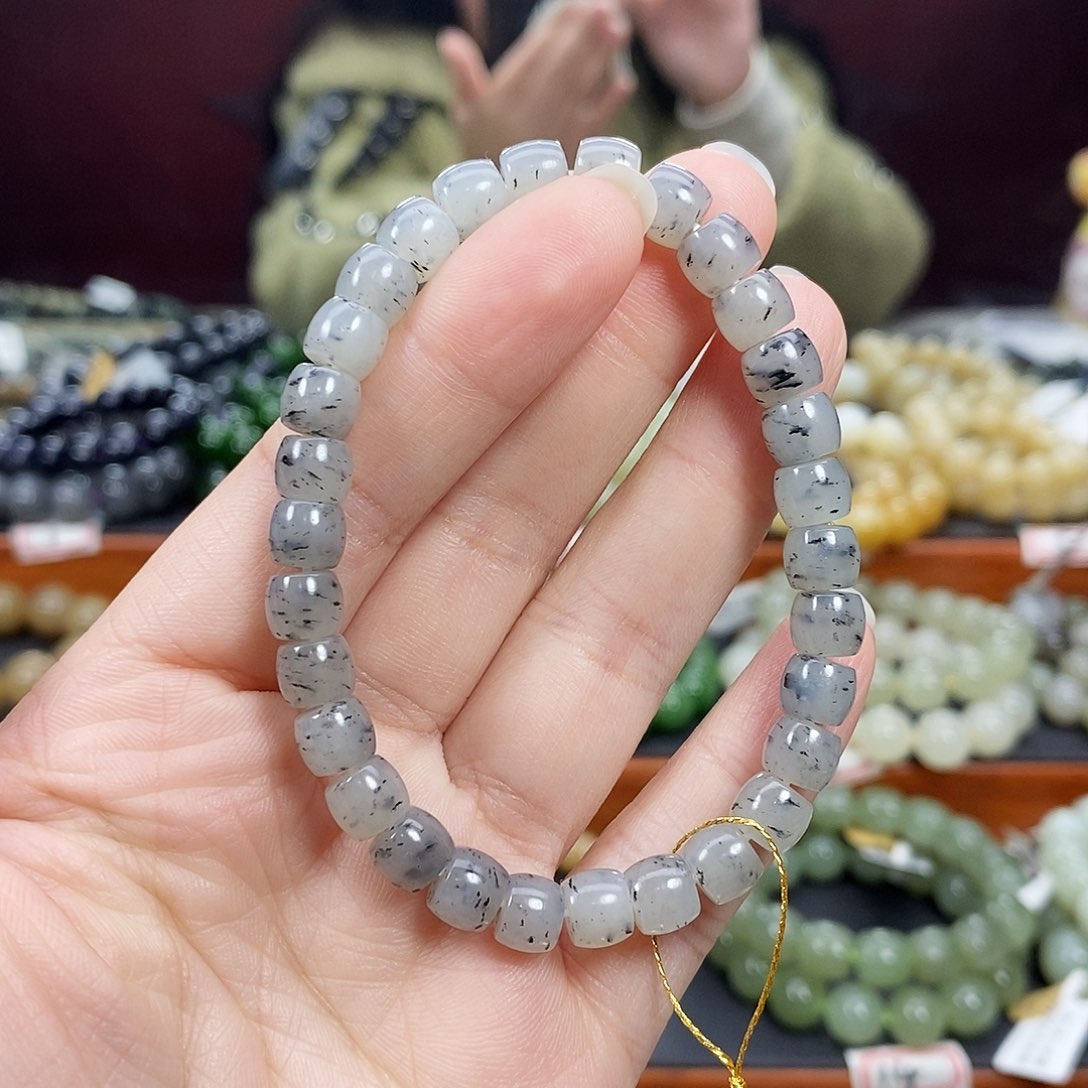 未镶嵌和田玉手链